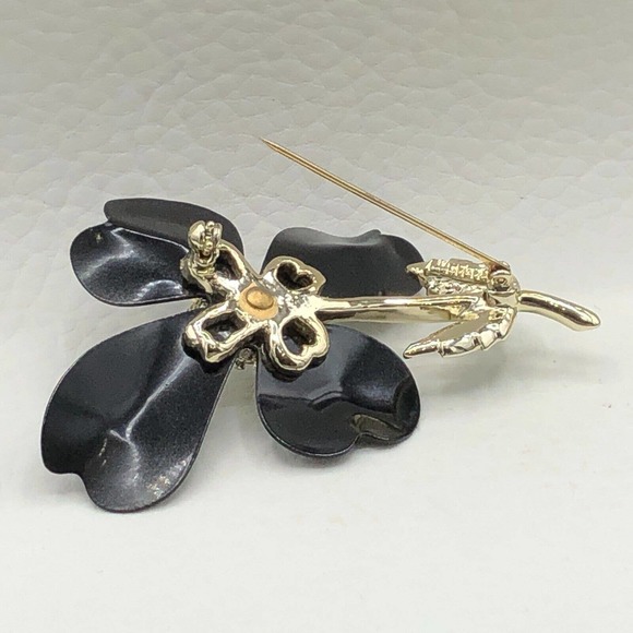 Sarah Coventry 1969 Dogwood Flower Brooch Black Enamel Flower Power Floral Pin - Picture 4 of 8